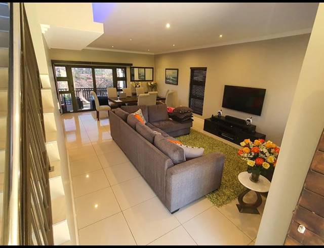 3 BEDROOM TOWNHOUSE FOR SALE IN IZINGA